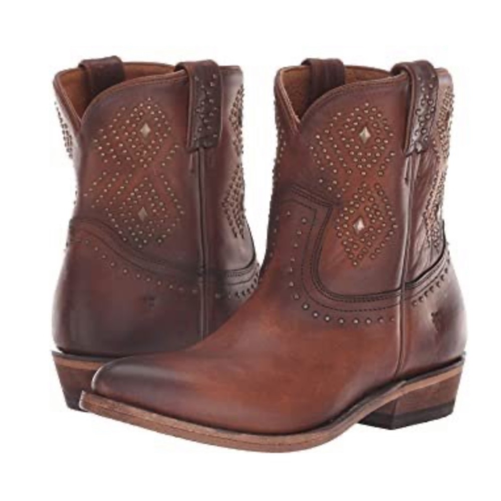 Frye Billy Stud Short Size 9